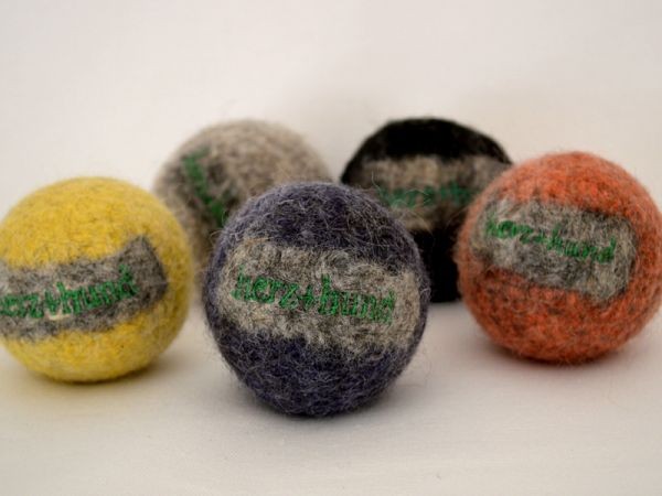 Hundeball - Filzball - Hundespielzeug aus Bio-Wollfilz